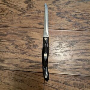 Cutco Serrated Trimmer Knife #1721 In Classic Black